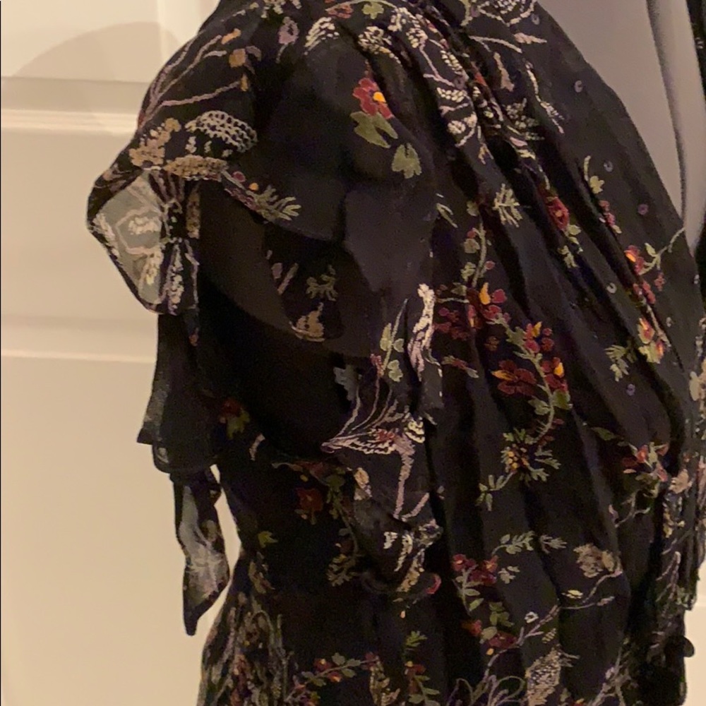 Black printed top with ruffle front and sleeves - Picture 3 of 8
